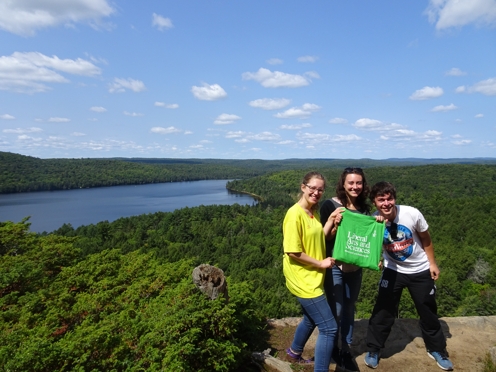 katharina-amelie-simon-in-algonquin-park-ontario.png